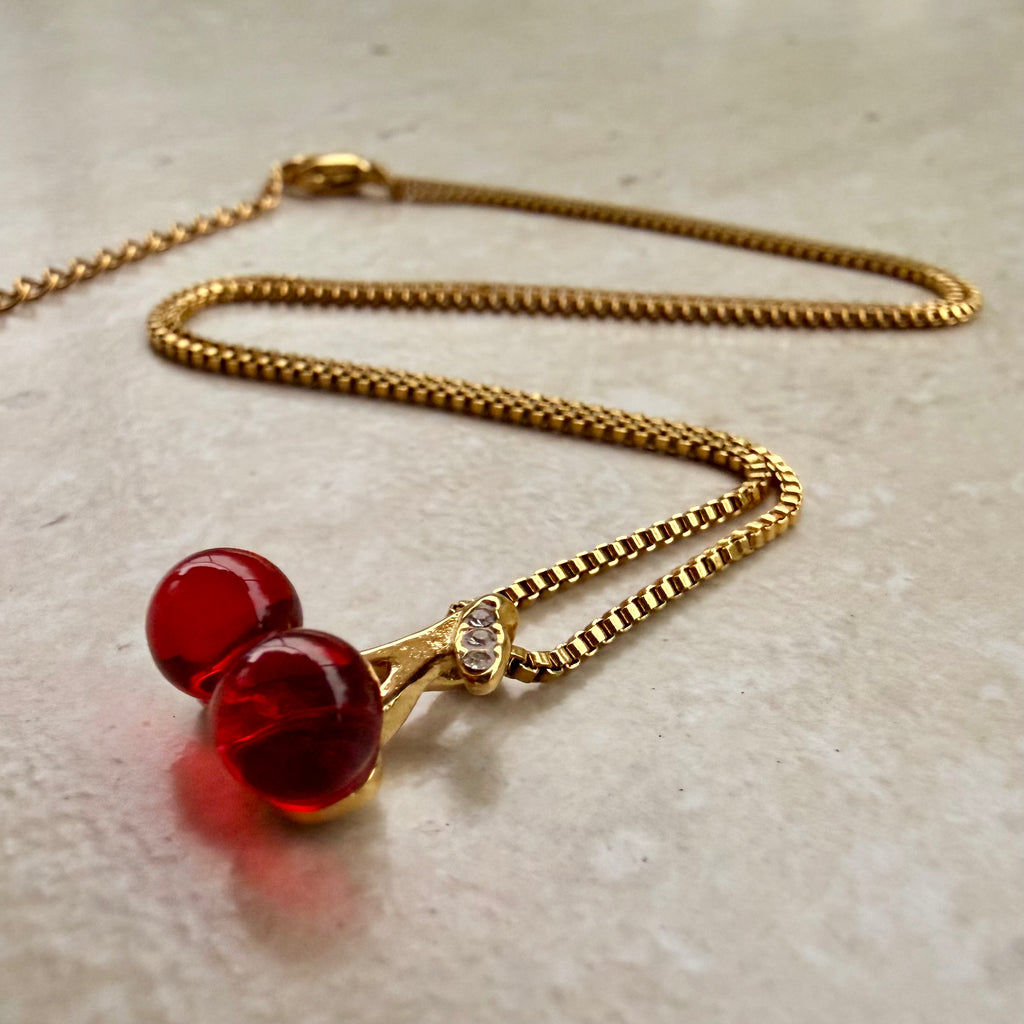 Cadena Box Mujer + Dije Cherry Roja