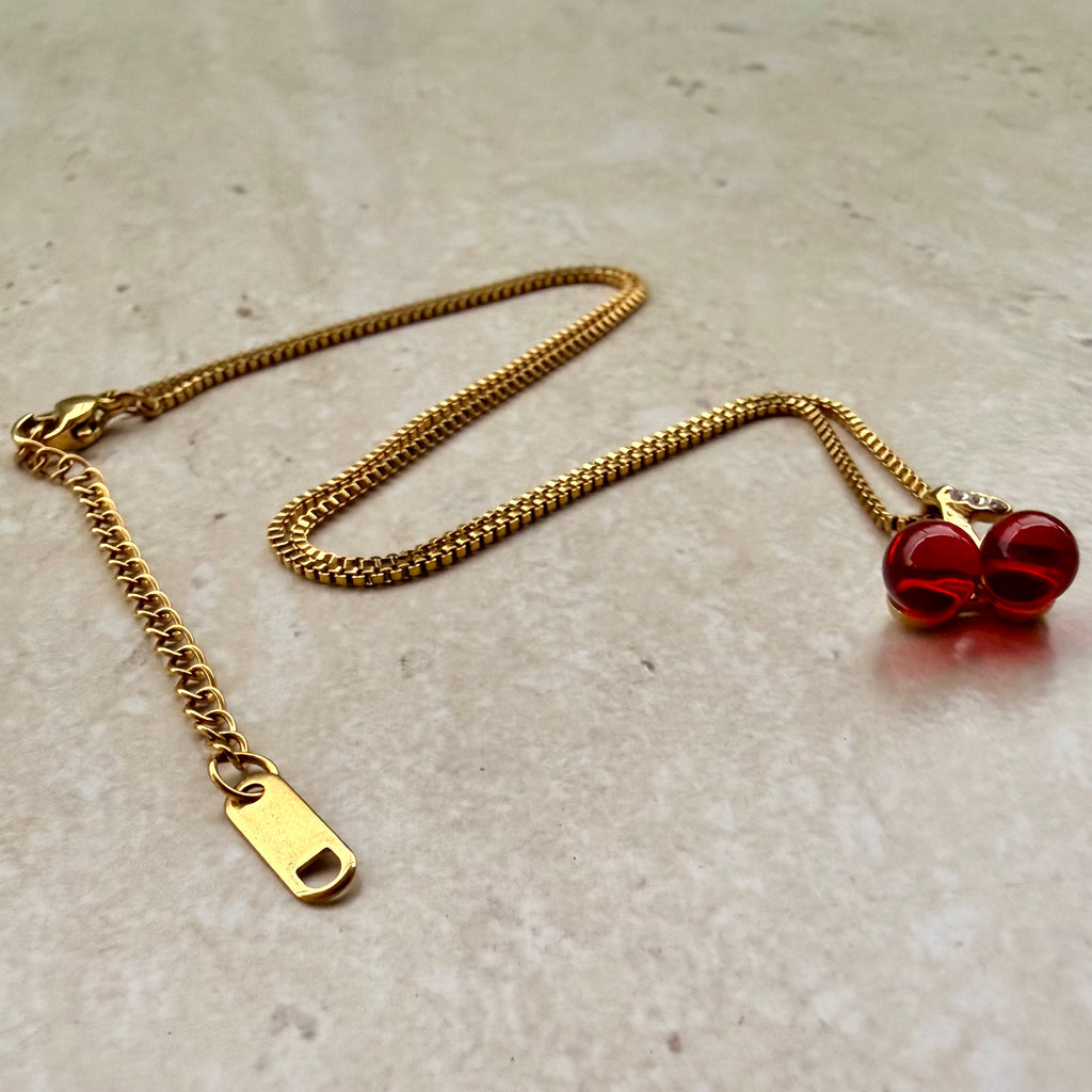 Cadena Box Mujer + Dije Cherry Roja